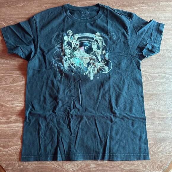 Doctor Who Graphic Tee 2015 Cast Black T-shirt Size L - Picture 2 of 13